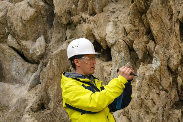 Established Mineralogist