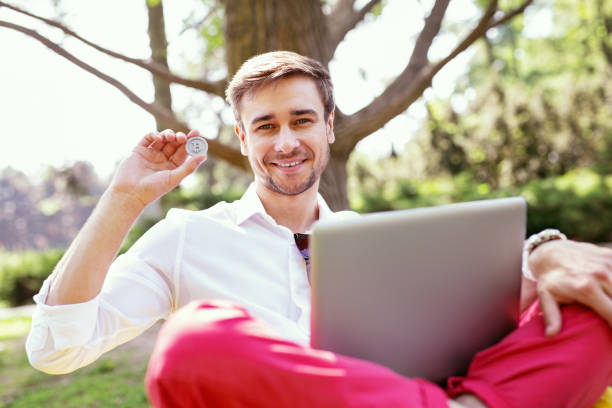 Junior Digital Asset Analyst (Entry to Mid-Level)