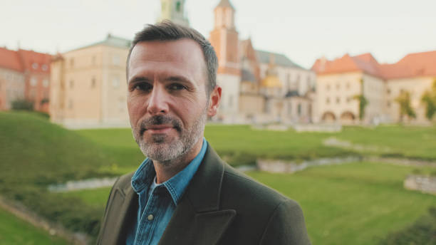 Senior Cultural Tourism Guide (Mid-Level)